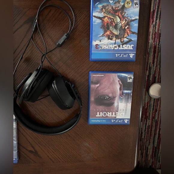 Pre-owned PS4 - Picture 4 of 6